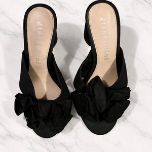 Gianni Bini Black Ruffle Mules
